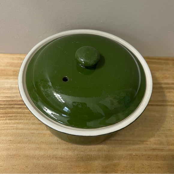 Vintage Hall China 66 Individual Casserole Dish with Lid in Green 6” - Picture 2 of 10